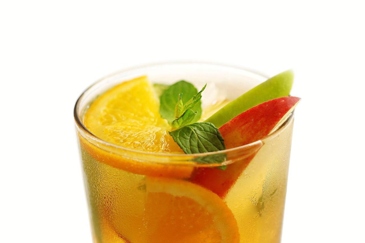 Le Meridien Džidda Exteriér fotografie A glass of fruit punch