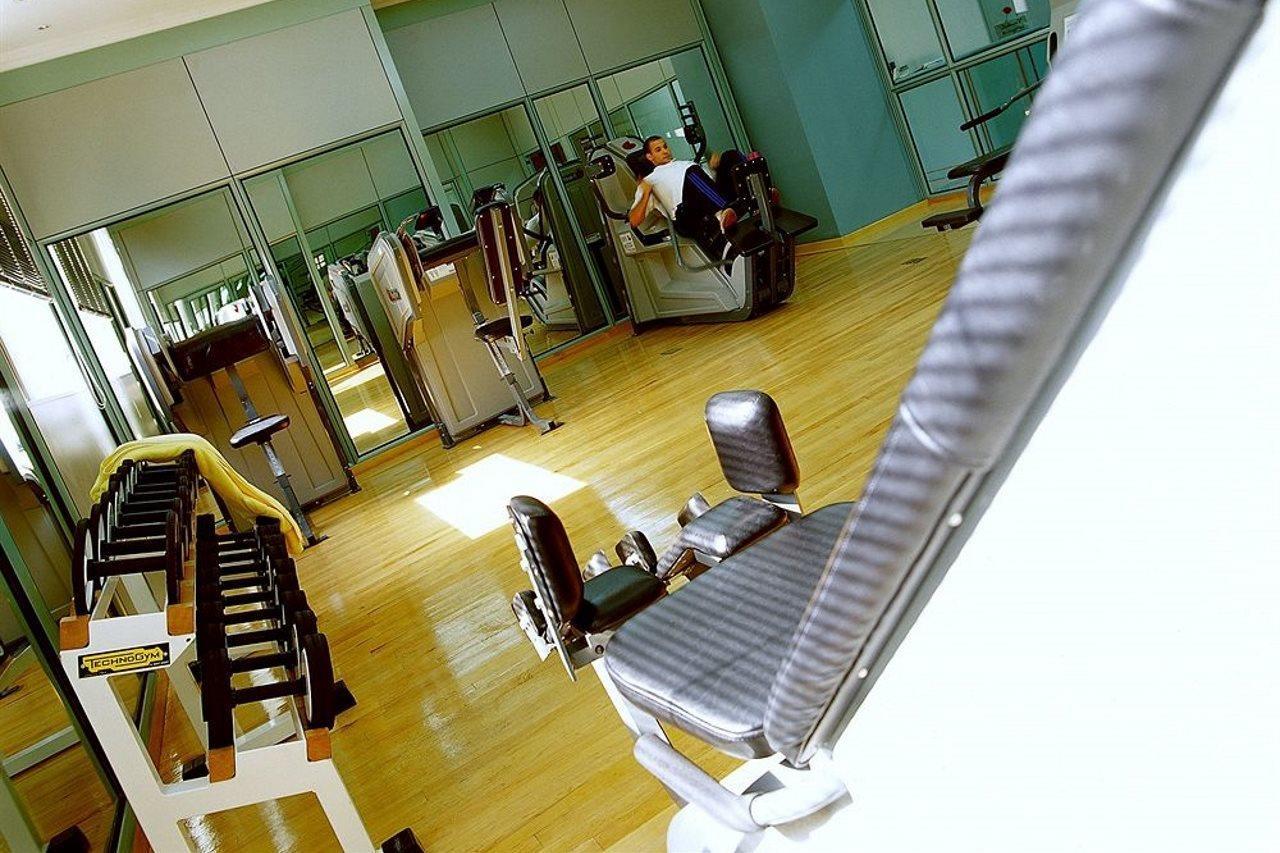 Le Meridien Džidda Exteriér fotografie A gym in Singapore