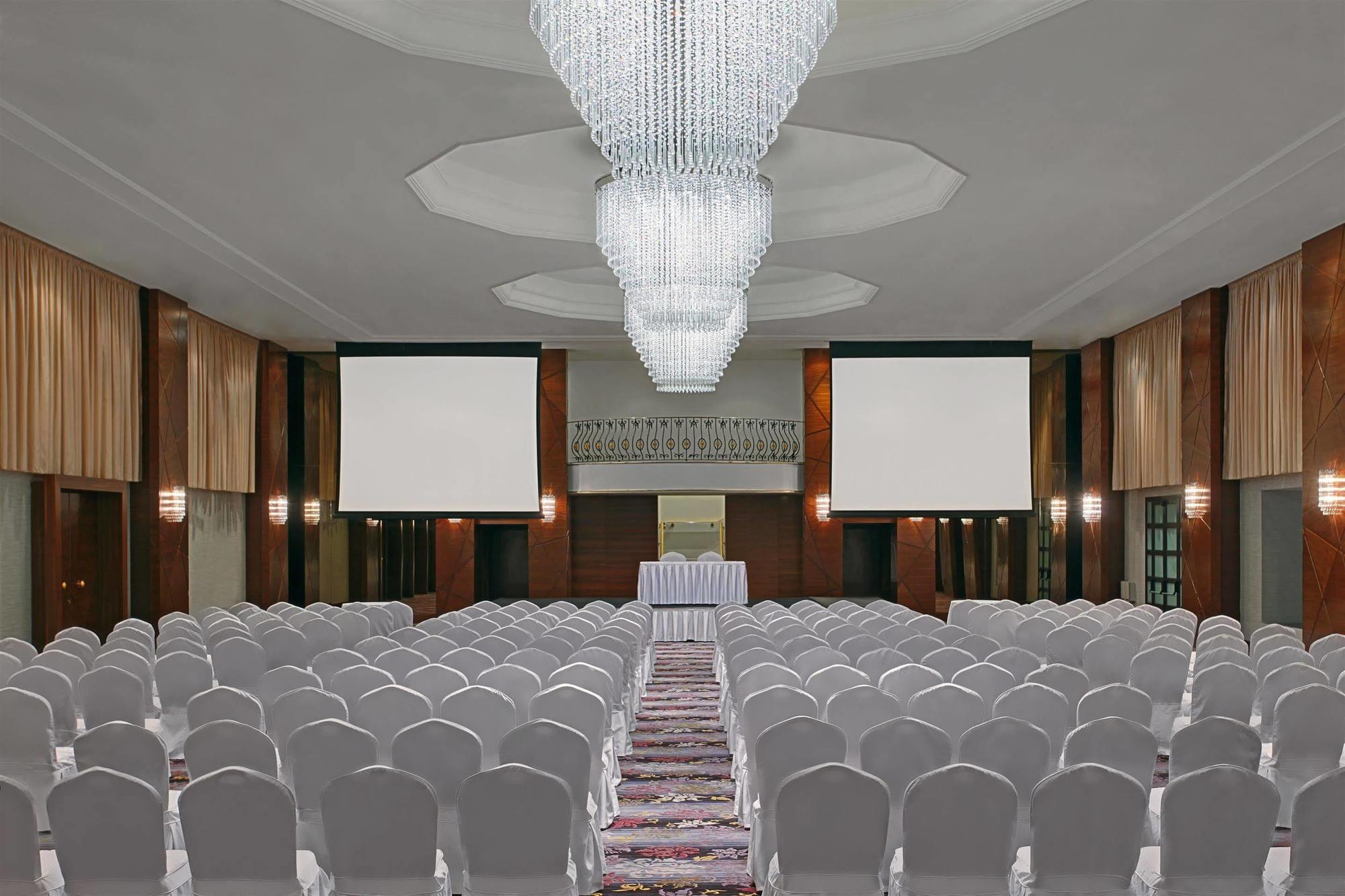 Le Meridien Džidda Exteriér fotografie The Grand Ballroom